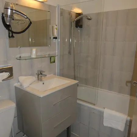 Otel Logis Restaurant Saint Martin Surville (Calvados)