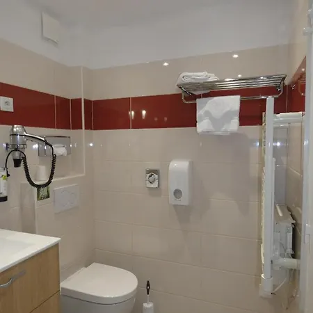 Hotel Logis Restaurant Saint Martin 2*