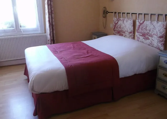 Saint Martin 2* Surville (Calvados)